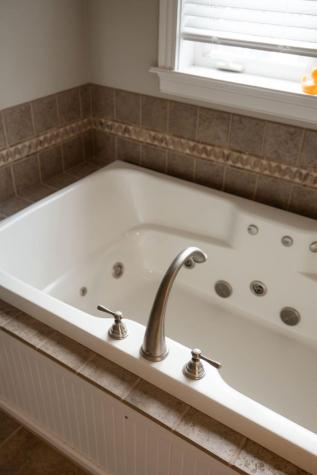 18 Victoria Lane Windham ME 04062