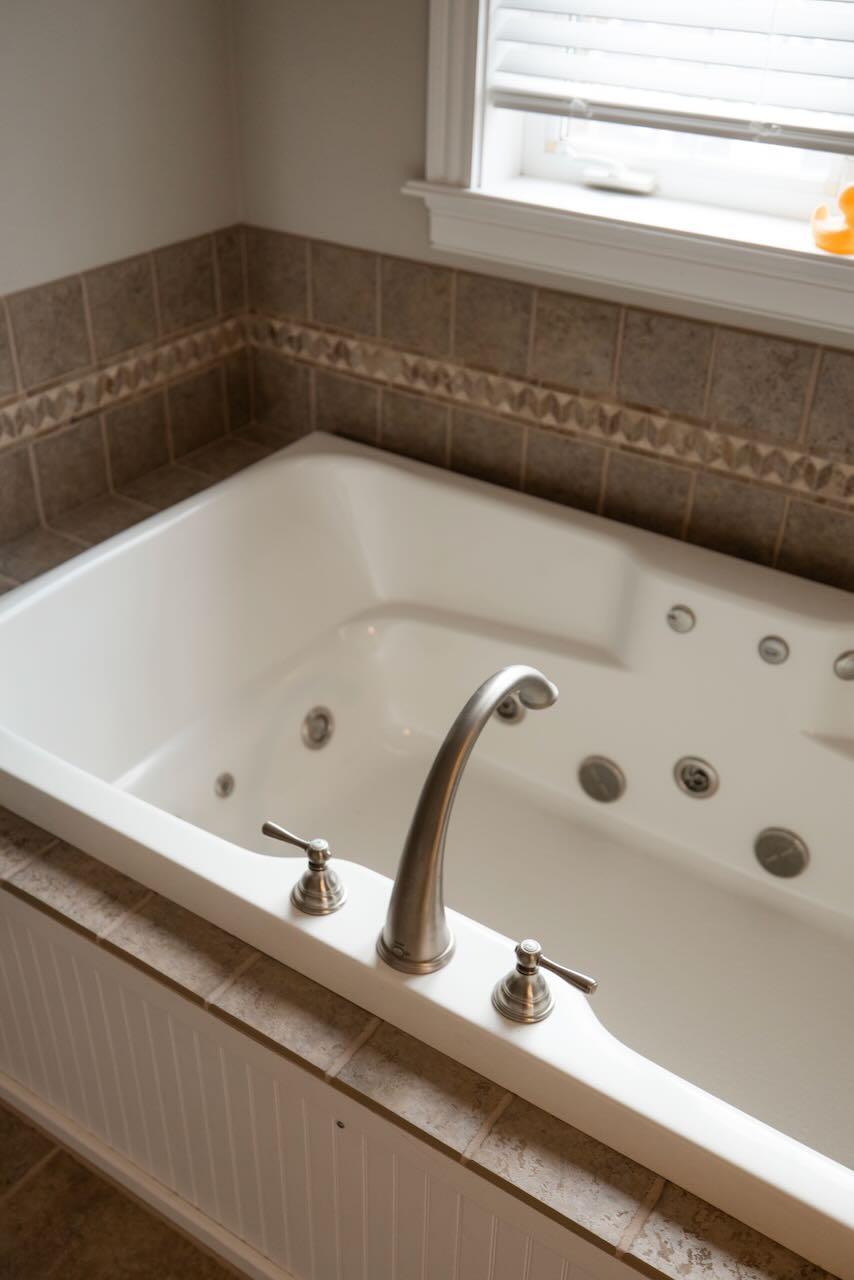 18 Victoria Lane Windham ME 04062