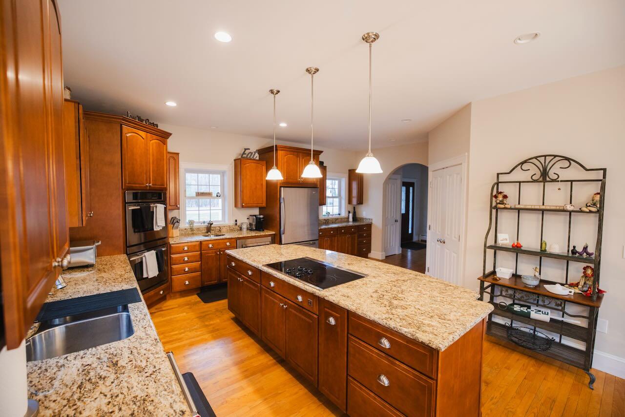 18 Victoria Lane Windham ME 04062