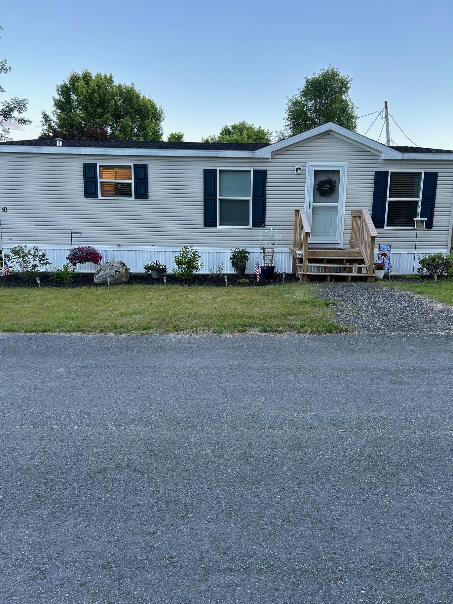 962 Main Street Monmouth ME 04259