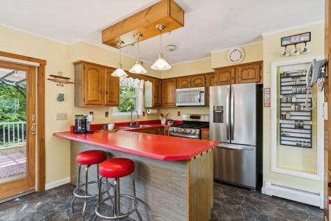 6 Scottsdale Avenue Lisbon ME 04252