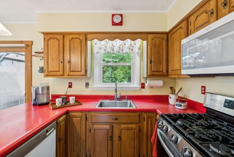 6 Scottsdale Avenue Lisbon ME 04252