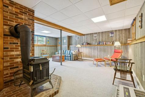 6 Scottsdale Avenue Lisbon ME 04252