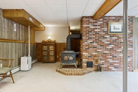 6 Scottsdale Avenue Lisbon ME 04252