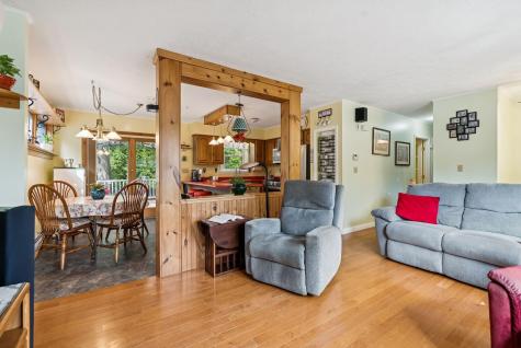 6 Scottsdale Avenue Lisbon ME 04252