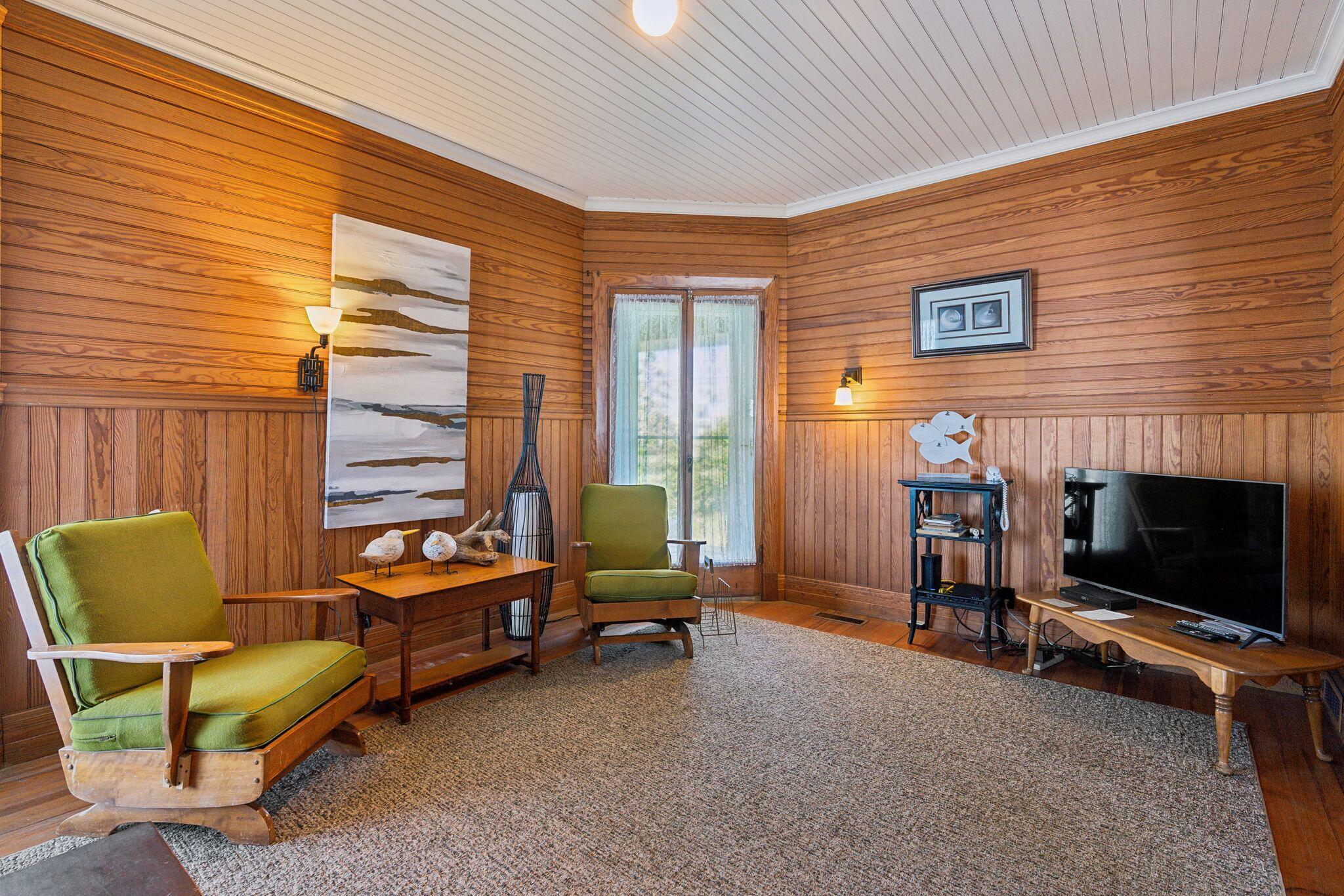 93 Beach Avenue Kennebunk ME 04043