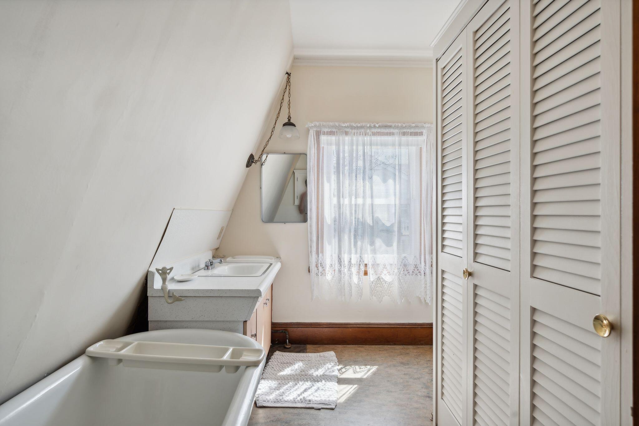 93 Beach Avenue Kennebunk ME 04043