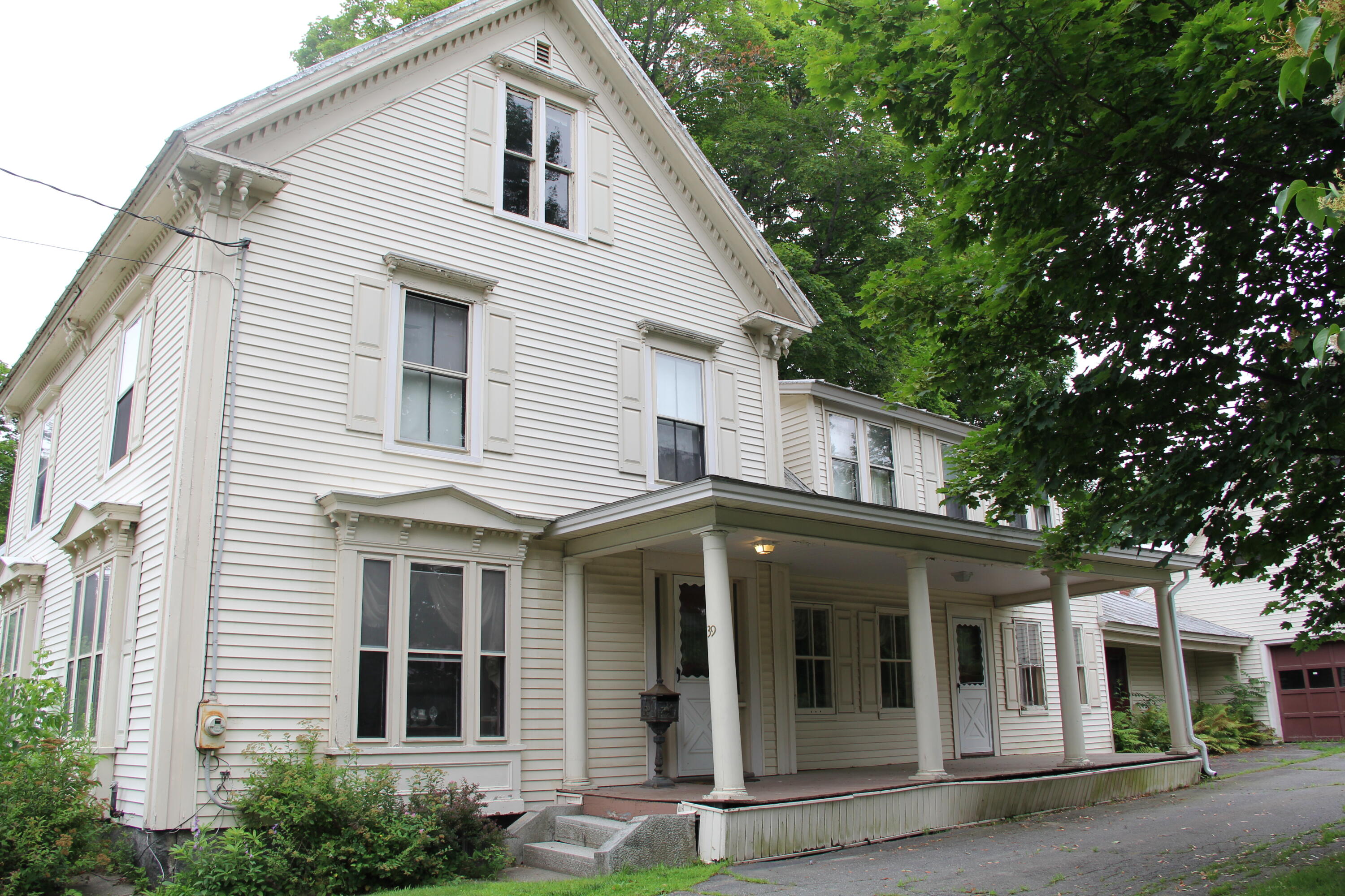 39 Pleasant Street Skowhegan ME 04976