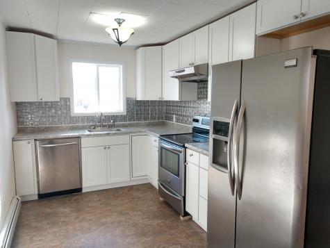 8 Jordan Avenue Auburn ME 04210