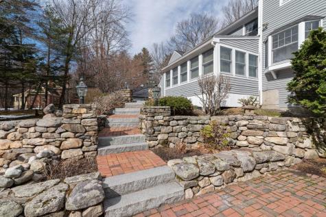 6 Flintlock Lane Falmouth ME 04105