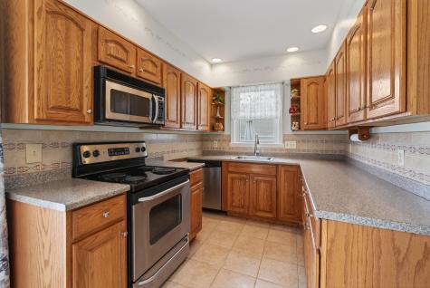 36 Colonial Road Portland ME 04102