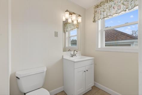 36 Colonial Road Portland ME 04102