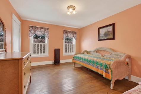 36 Colonial Road Portland ME 04102