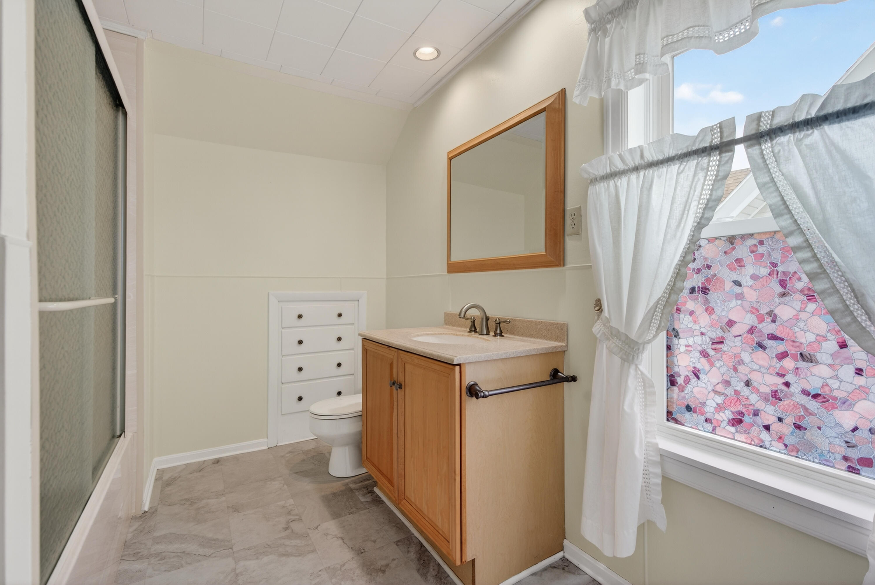 36 Colonial Road Portland ME 04102