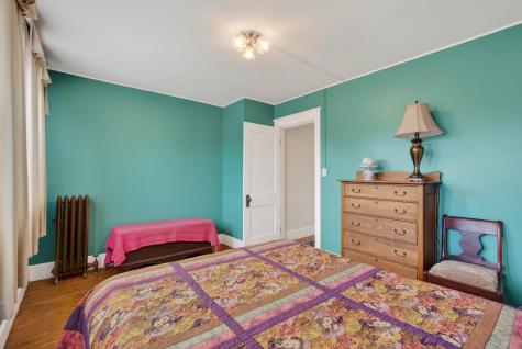 36 Colonial Road Portland ME 04102