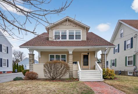 36 Colonial Road Portland ME 04102