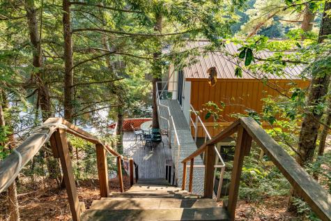 12 Paradise Cove Clifton ME 04428