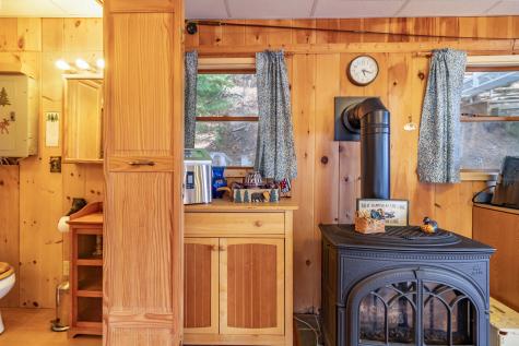 12 Paradise Cove Clifton ME 04428