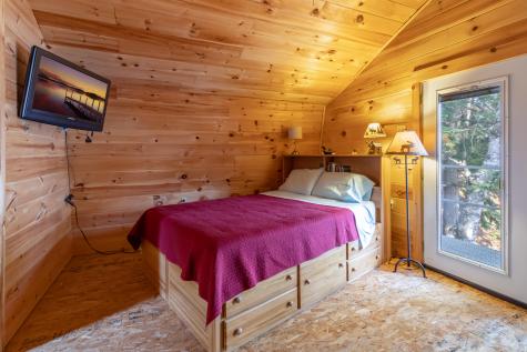 12 Paradise Cove Clifton ME 04428