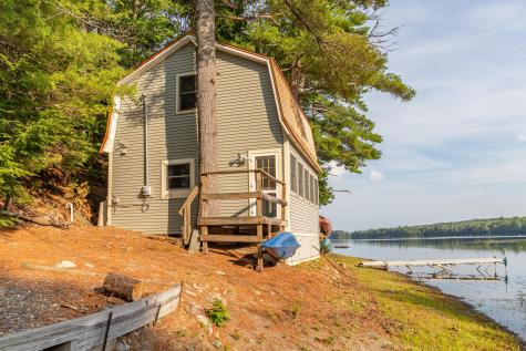 12 Paradise Cove Clifton ME 04428