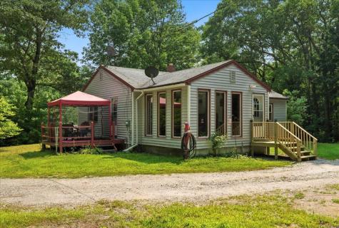 45 Songo School Road Naples ME 04055