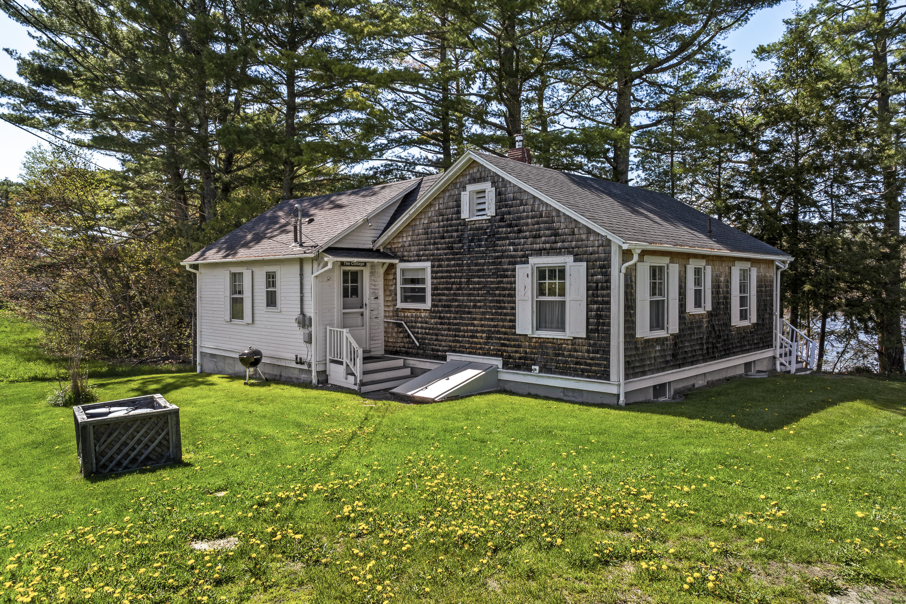36 Pleasant Street Damariscotta ME 04553