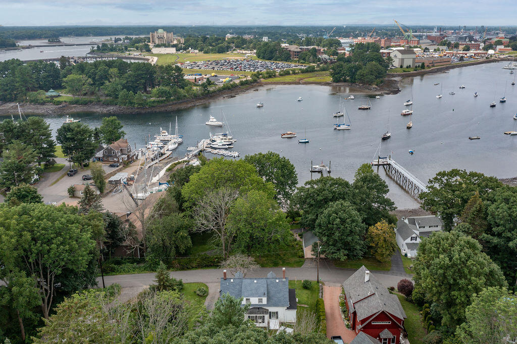 21 Old Ferry Lane Kittery ME 03904