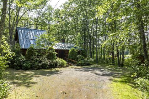 19 Fox Lane Bremen ME 04551