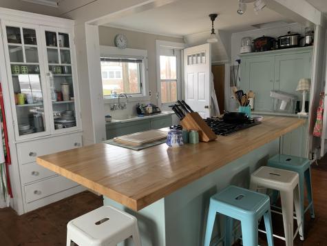 42 Thistle Lane Long Island ME 04050