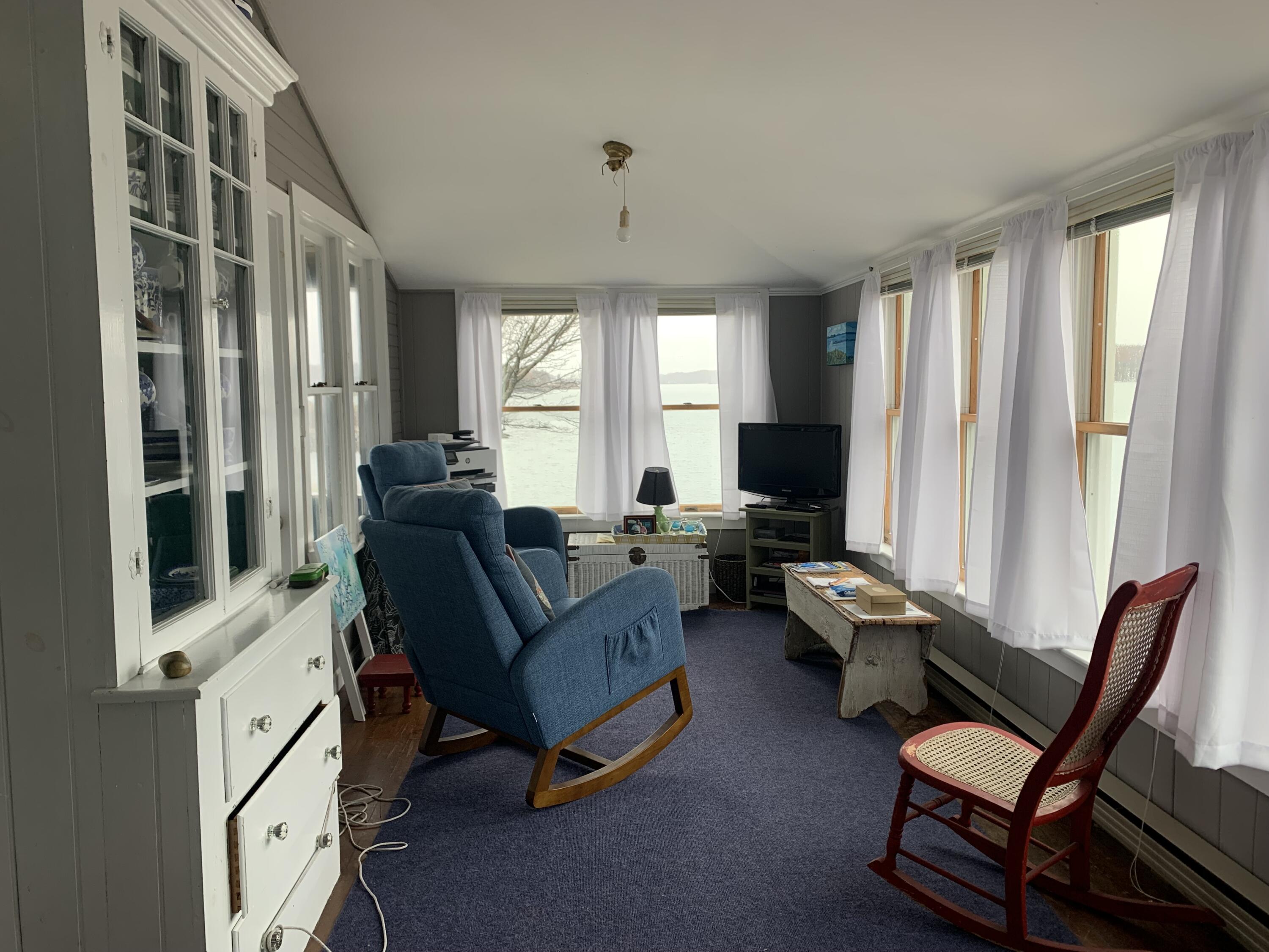 42 Thistle Lane Long Island ME 04050