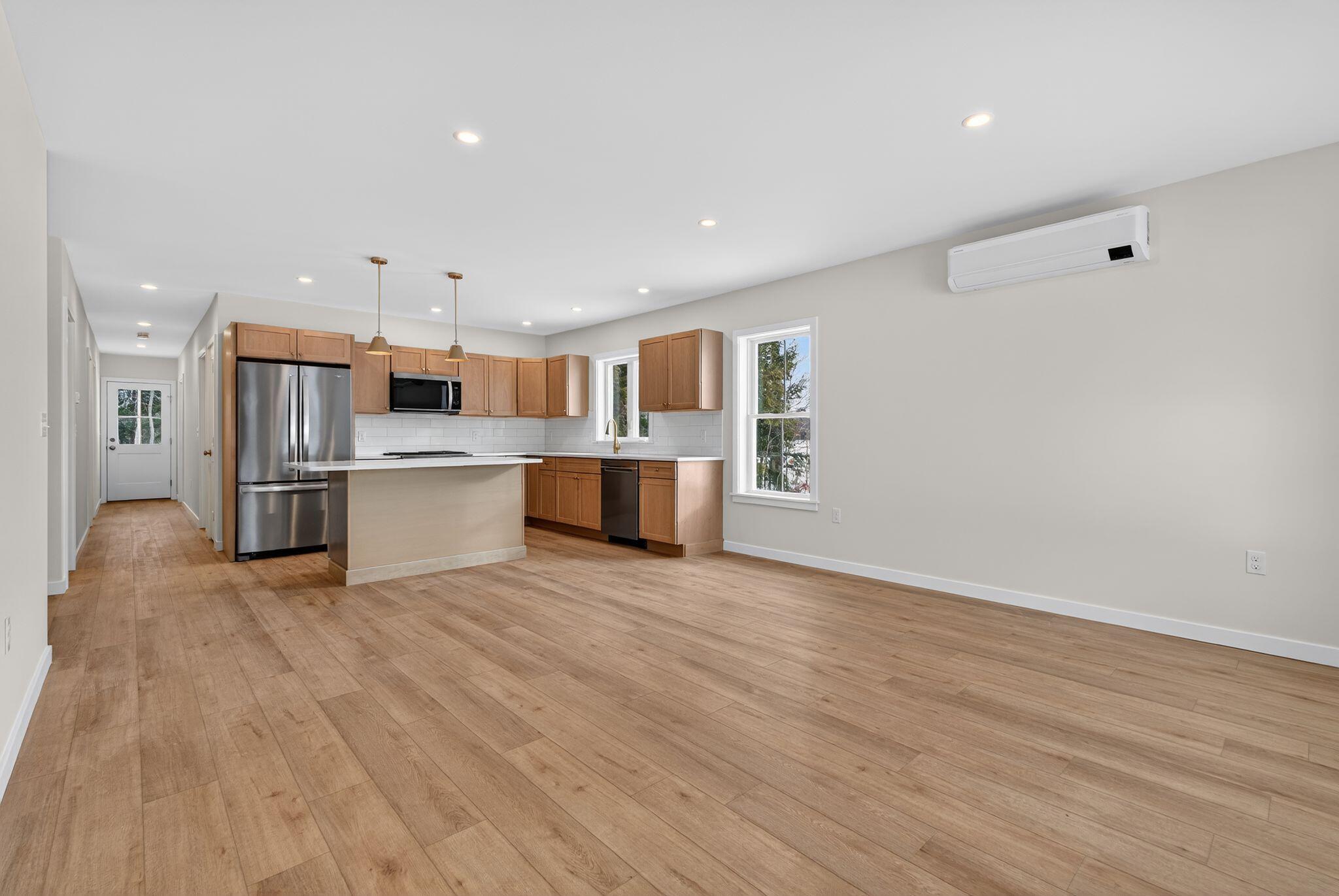 4 Brightons Way Poland ME 04274