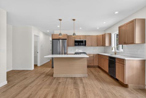 4 Brightons Way Poland ME 04274