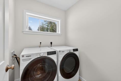 4 Brightons Way Poland ME 04274