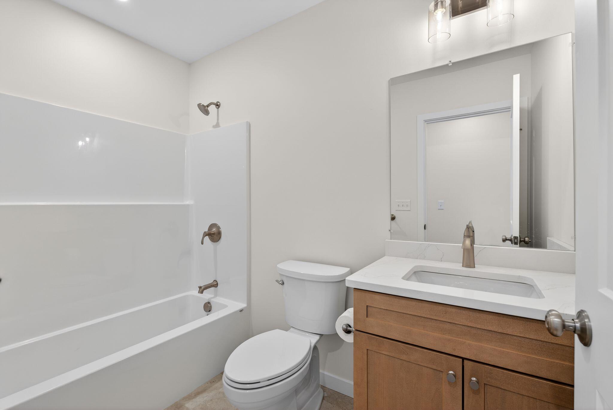 4 Brightons Way Poland ME 04274