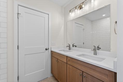 4 Brightons Way Poland ME 04274