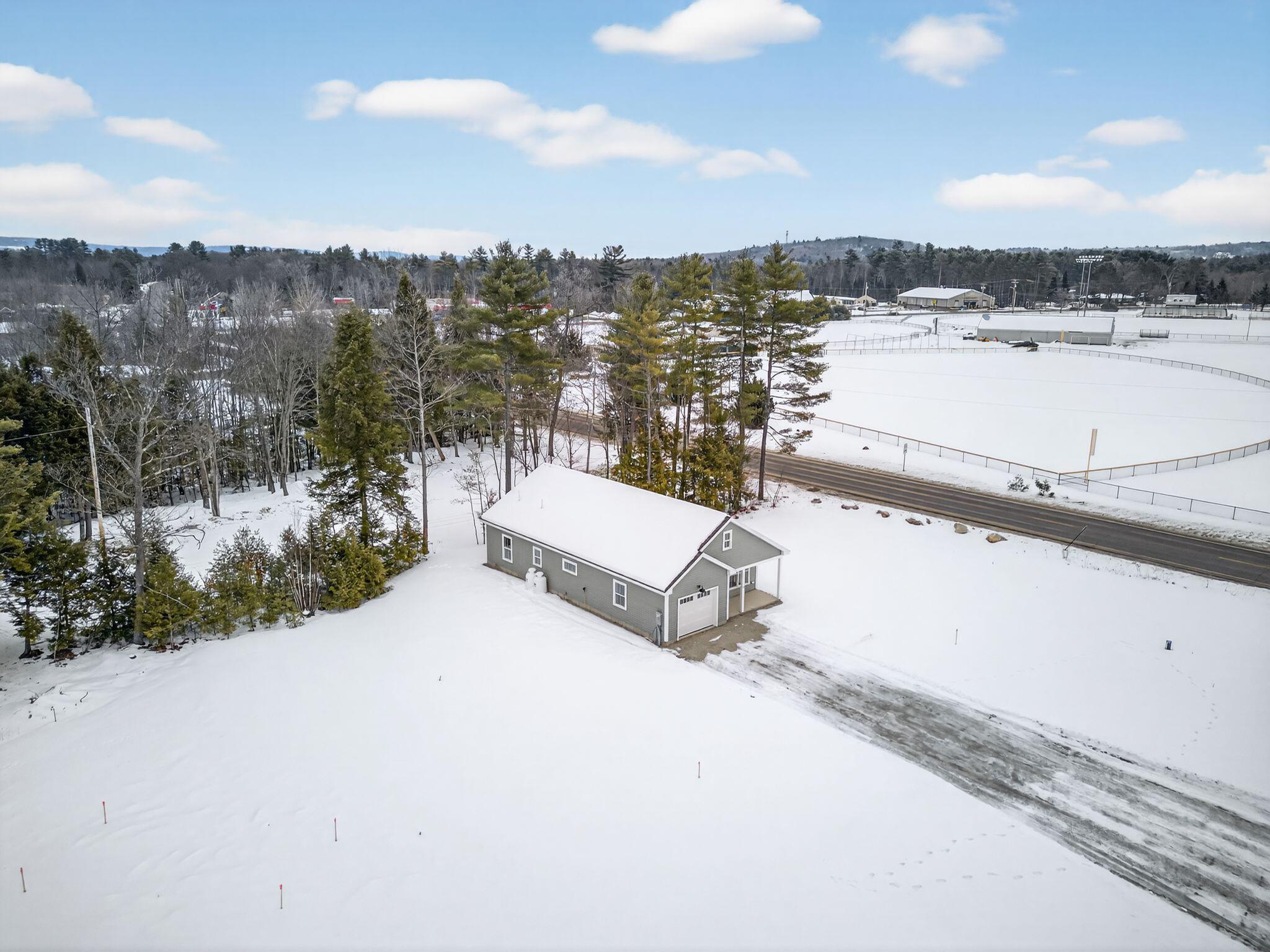 4 Brightons Way Poland ME 04274