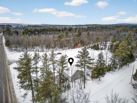 4 Brightons Way Poland ME 04274