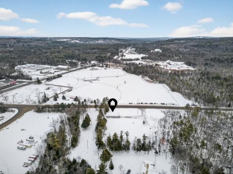 4 Brightons Way Poland ME 04274