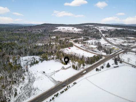 4 Brightons Way Poland ME 04274