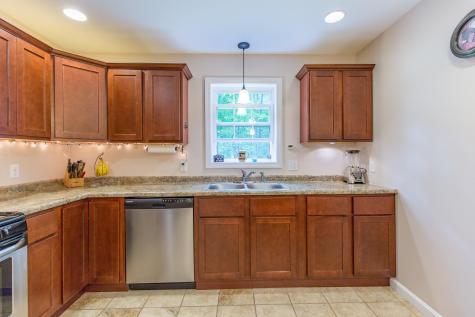 184 Yarmouth Road Gray ME 04039