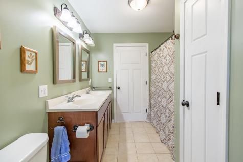 184 Yarmouth Road Gray ME 04039