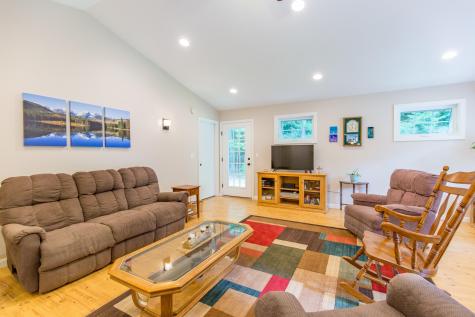 184 Yarmouth Road Gray ME 04039