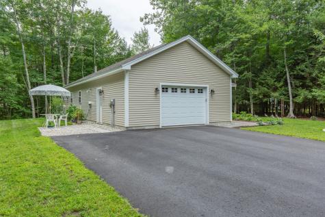 184 Yarmouth Road Gray ME 04039