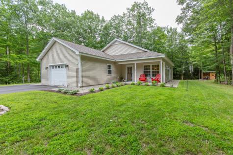 184 Yarmouth Road Gray ME 04039