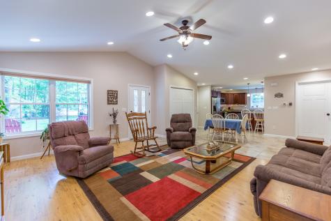 184 Yarmouth Road Gray ME 04039
