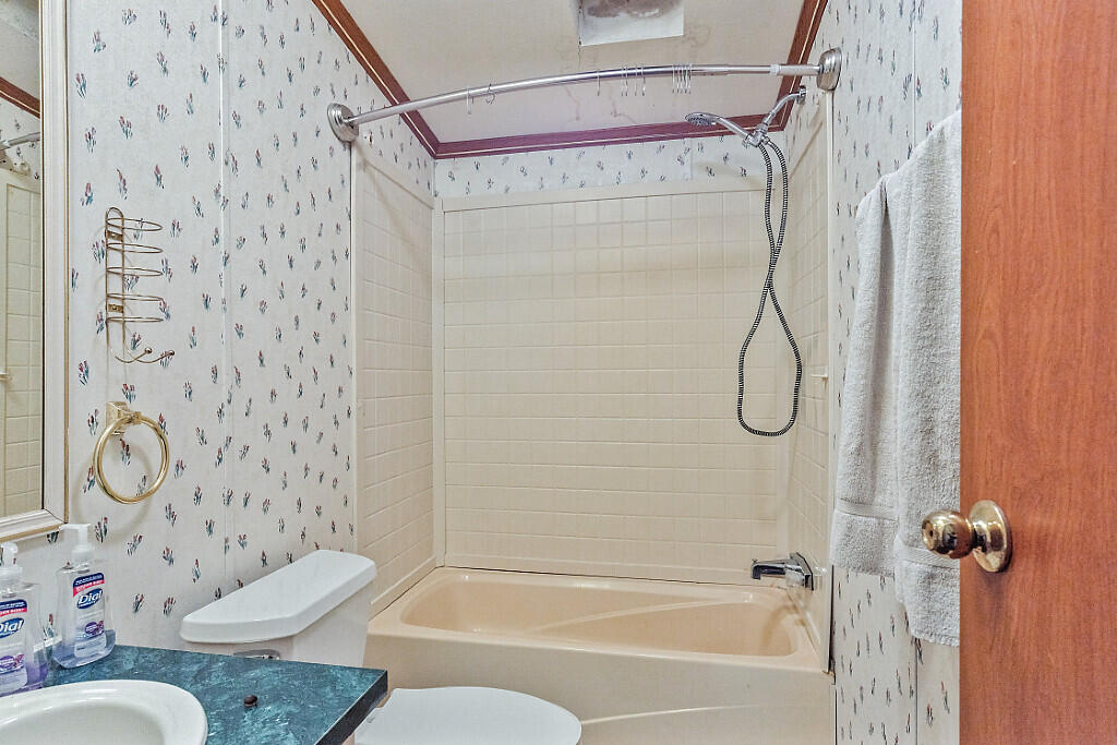 26 Rutabeggar Lane Farmingdale ME 04344