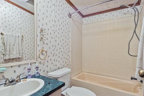 26 Rutabeggar Lane Farmingdale ME 04344