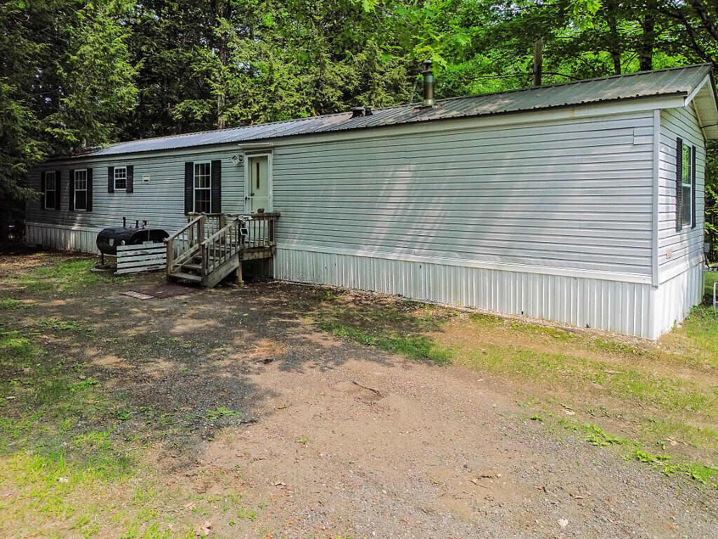 26 Rutabeggar Lane Farmingdale ME 04344