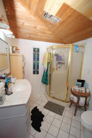 86 Pride Road Auburn ME 04210