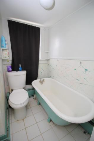 86 Pride Road Auburn ME 04210